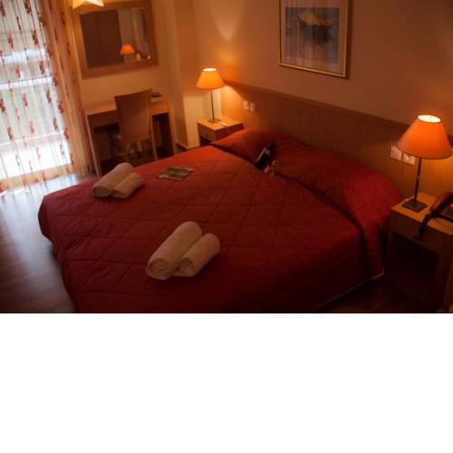Saronis Hotel