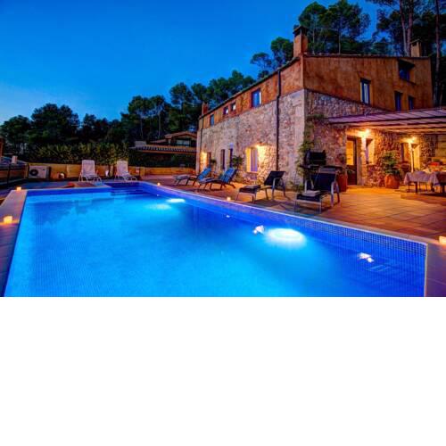 Saus Villa Sleeps 8