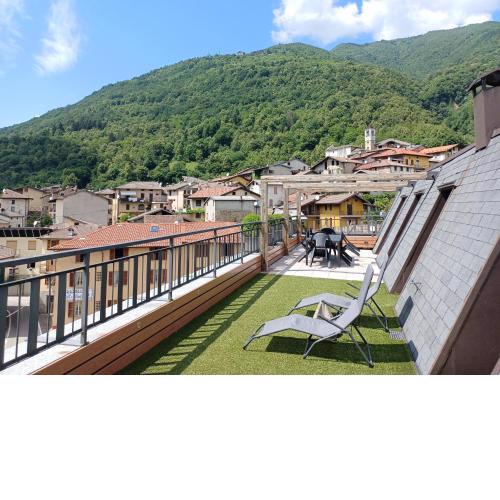 Savoia Terrace with Mountain View