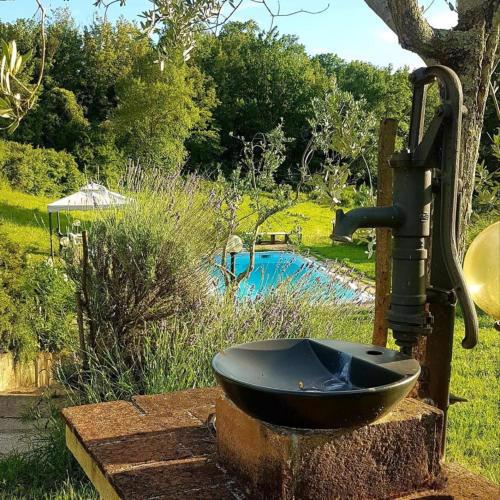 SCAPPO IN UMBRIA, Il Pennacchio