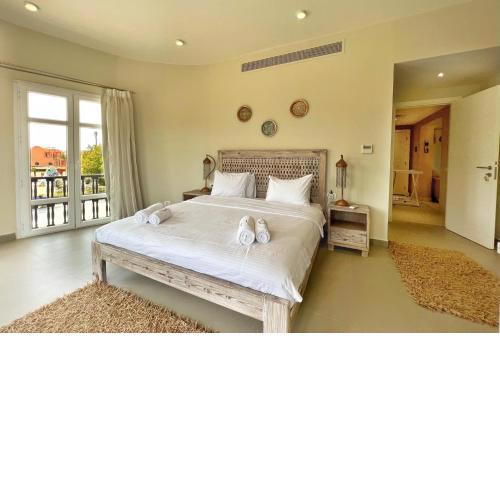 Scenic & Central 1BDR Apt Abu Tig Marina