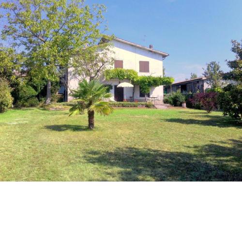 Scenic Holiday Home in Pastrengo near Lazise Lake City Centre