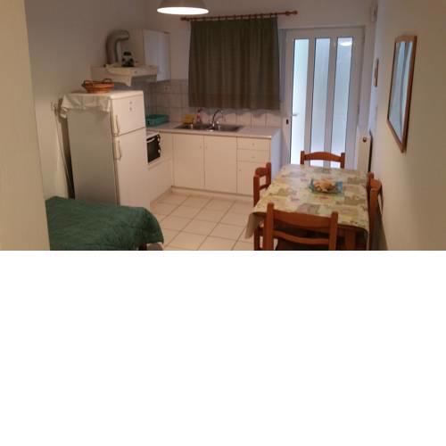 Schinas Apts.