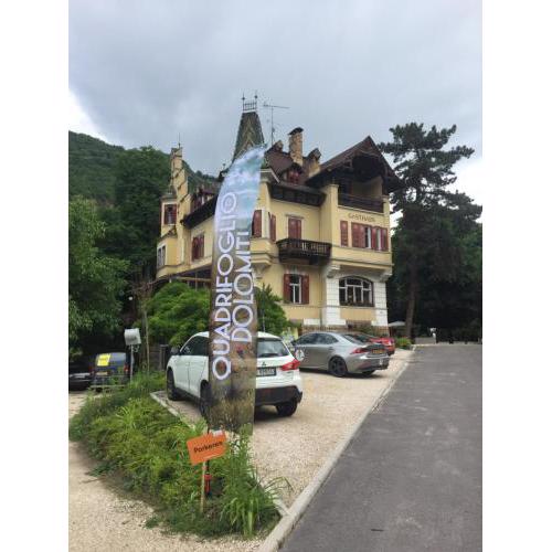 Schlosshof Castello