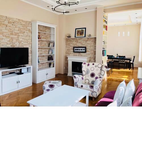 Schönbrunn -- High-end*108 m2 -- 1160 sq ft -- 3 bedrooms -- Extensively equipped