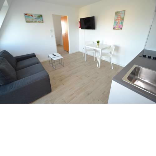 Schönbrunn (16): Sonniges Dachgeschoß-Appartement