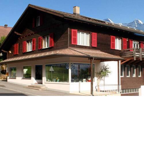 Schöne 4 Zimmer Wohnung mit Balkon, Blick auf See und Berge