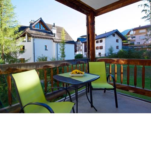 Schweizerhof Ferienwohnungen Lenzerheide 4