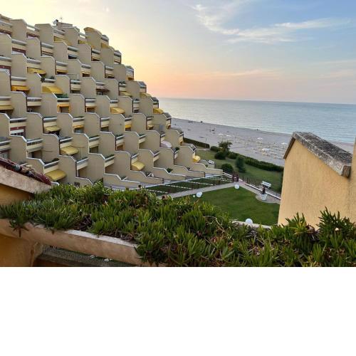 SE012 - Senigallia, monolocale fronte mare al residence Piramidi