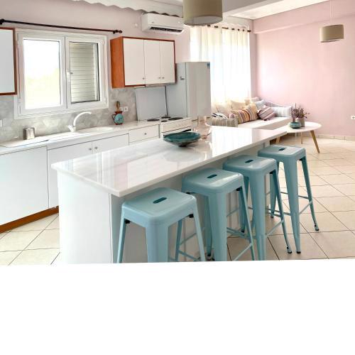 Sea Breeze Kalamata Beach Condo