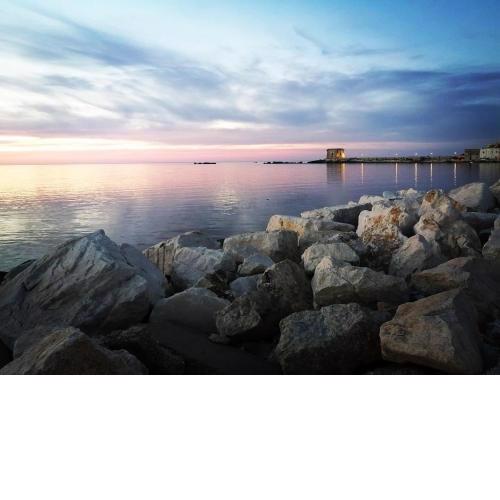 Sea & Center Home