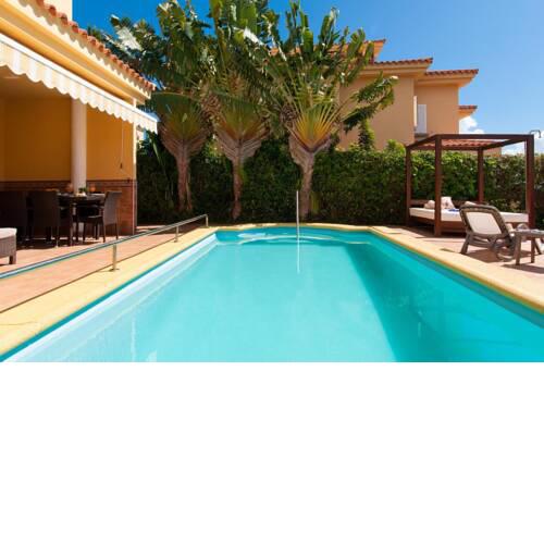 Sea Edge Friendly Villa