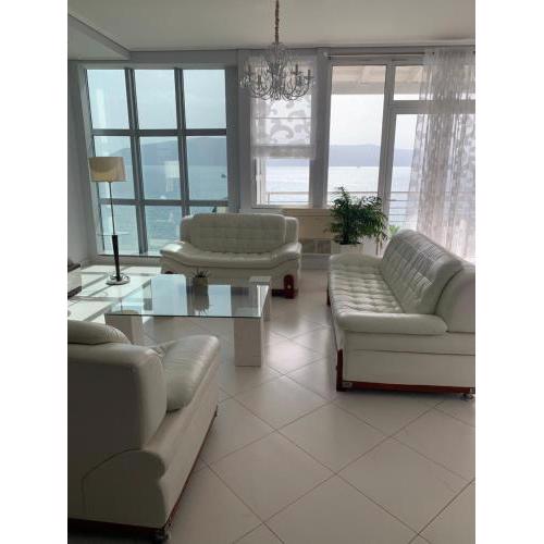 Sea La Vie Apartment