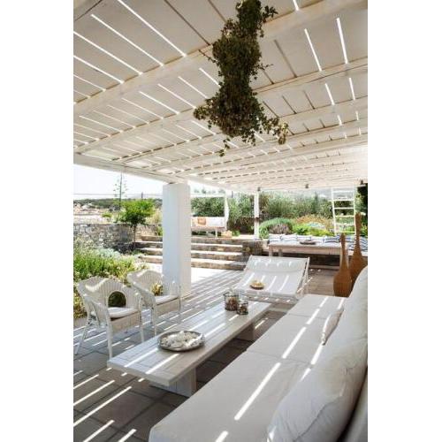 Sea Paros Holiday Villa with panoramic views over Naoussa bay