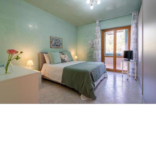 Sea Shell Airy & Roomy Apartment