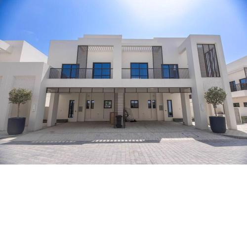 sea side luxurious 3 bedroom villa -prime location