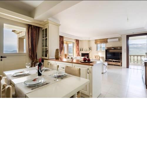 Sea view apartment near to the airport!