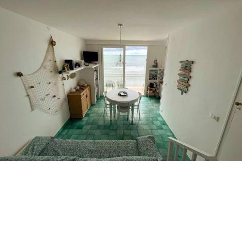 [Sea View] Apartment with Balcony on the Beach