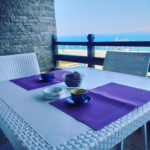 Sea view apartment!
