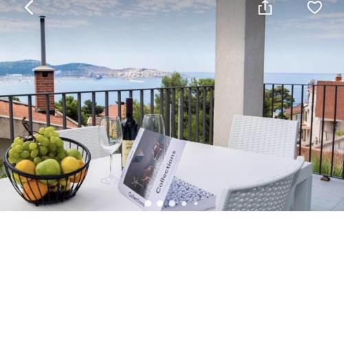 Sea View Apartments for 2