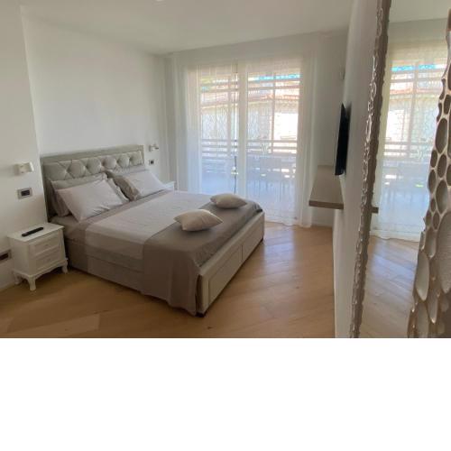 Sea View Embassy Apartment