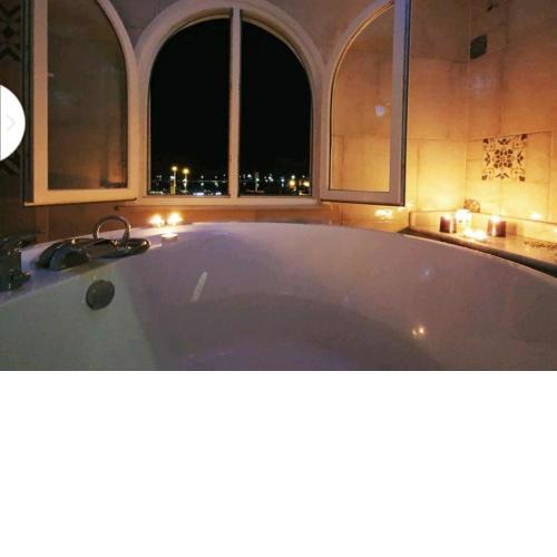 Sea view flat - includes Turkish bath in Old Town.