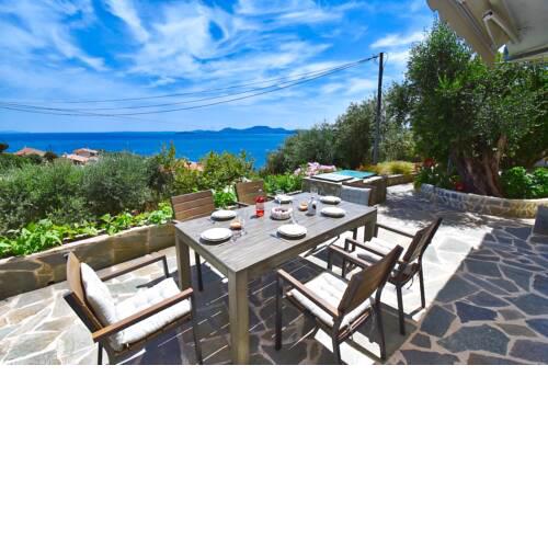 Sea-View House next to the Beach