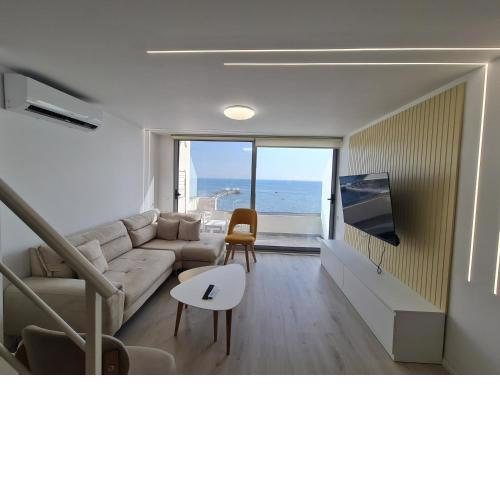 Sea view luxury duplex