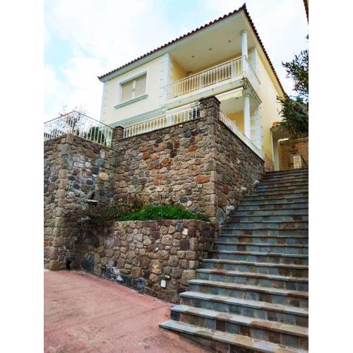 Sea View Maisonette with private garden