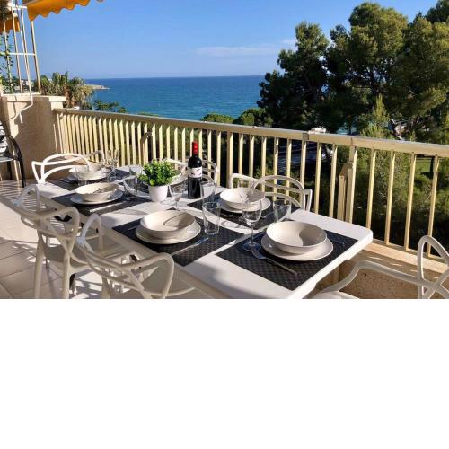 Sea view, pool, free parking, wifi, Port Aventura