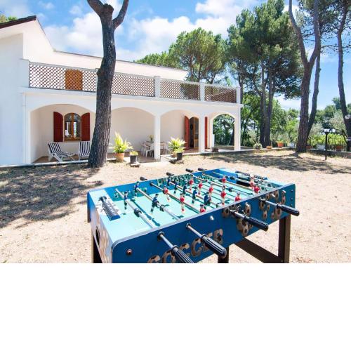 Sea view villa with private pool 2km from the beach