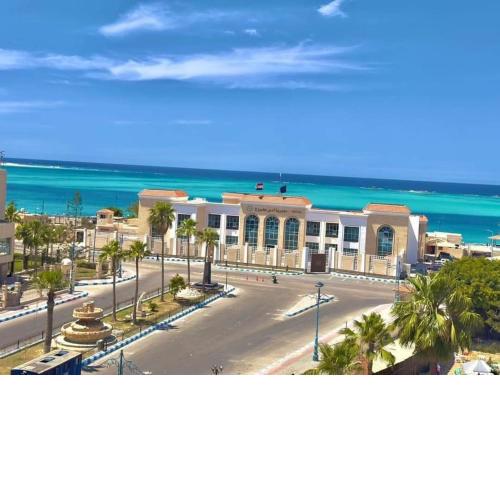 شقه غرفتين مكيفهSea view للايجار مصيف بمرسى مطروح شارع اسكندريه