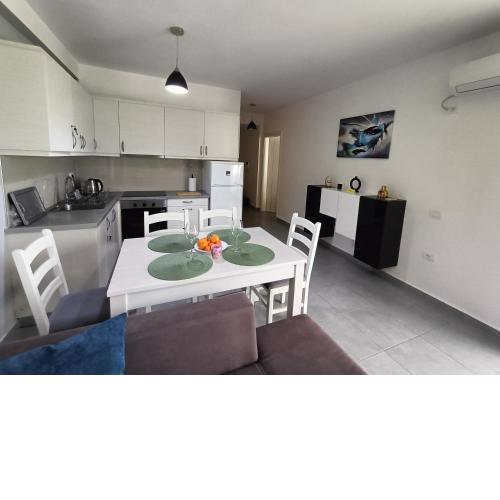 Seafront Ap-White Residence