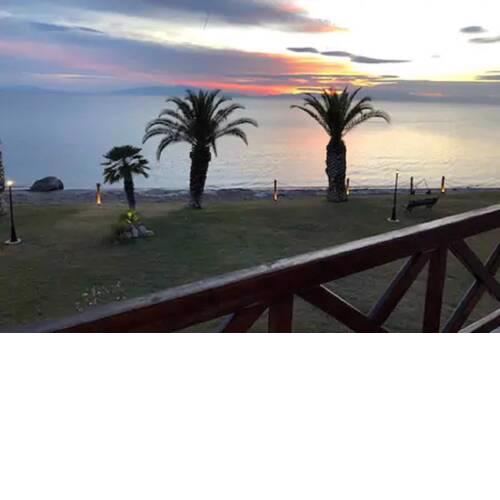 Seafront Apartment Calypso