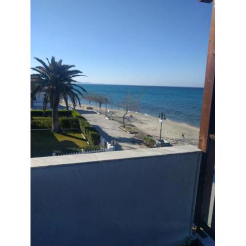 Seafront Apartment Pefkochori