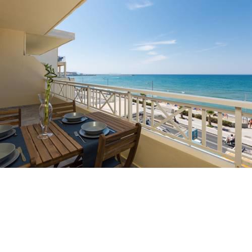 Seafront Deluxe Apartment