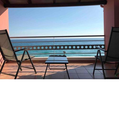 Seafront lovely house, with amazing balcony view