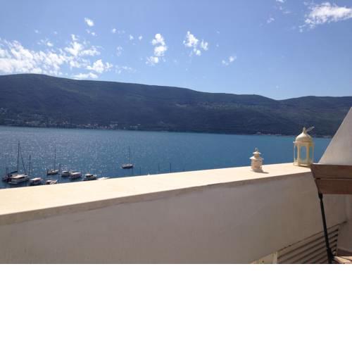 Seafront Lux Apartment