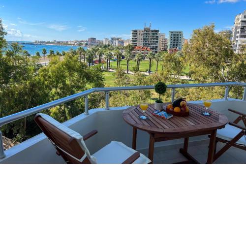 SeaLaVita, Modern 2 BR Apartment Sea & Sunset View