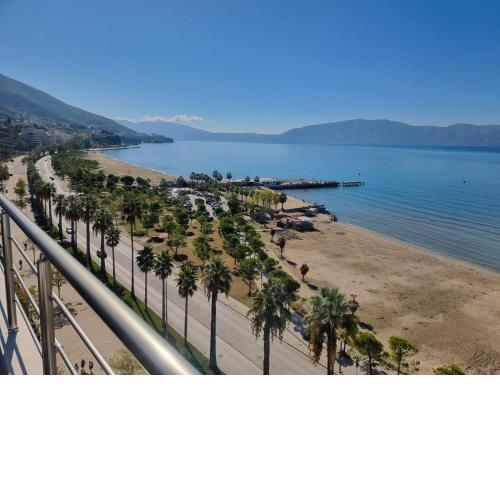 SEASIDE APARTMENT