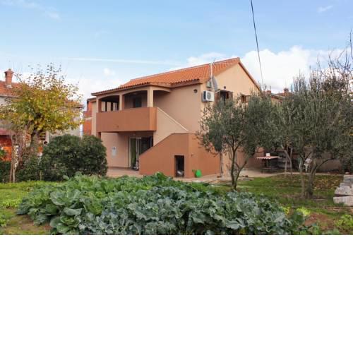Seaside apartments with a swimming pool Nin (Zadar) - 5930
