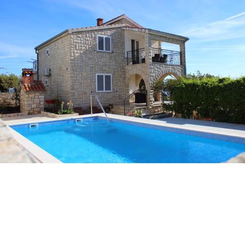 Seaside apartments with a swimming pool Rogac (Solta) - 5183