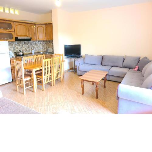 Seaside Calm - 1 Bedroom Flat Just 2 Minutes Walk from the Beach