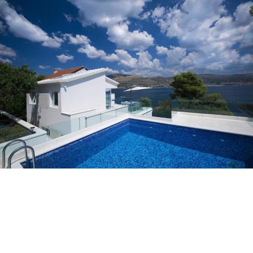 Seaside family friendly house with a swimming pool Okrug Donji (Ciovo) - 17587