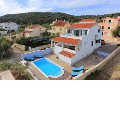Seaside family friendly house with a swimming pool Slatine (Ciovo) - 17231