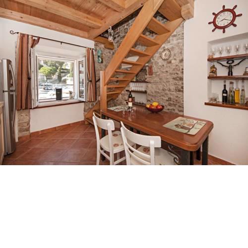 Seaside holiday house Maslinica (Solta) - 13965