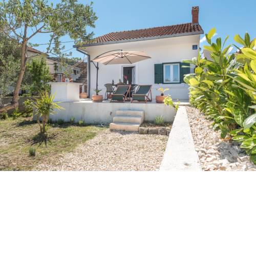 Seaside holiday house Vinisce (Trogir) - 11482