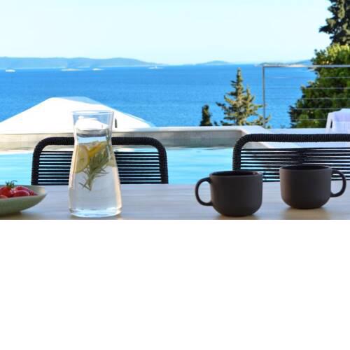 Seaside Villa with Pool, Amazing Sea views, fabulous Location !