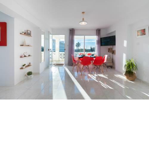 Seaview 3 bedroom Kings Road Penthouse