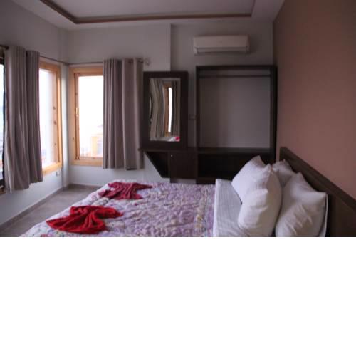 Seaview front Suite